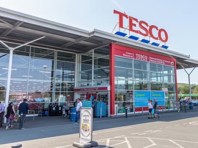 A brit Tesco bejelentette a lágy műanyag csomagolások újrahasznosítási programját